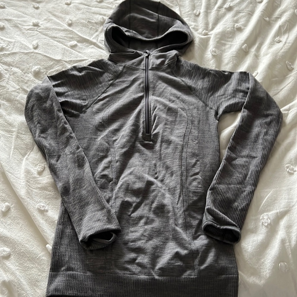 Lululemon hooded heather grey 1/4 zip
